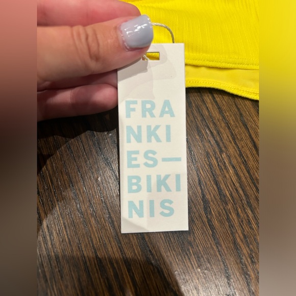 Tags on never worn!Frankie’s Bikinis Jean Bandea Plisse Bikini Top Bright yellow - Picture 3 of 8